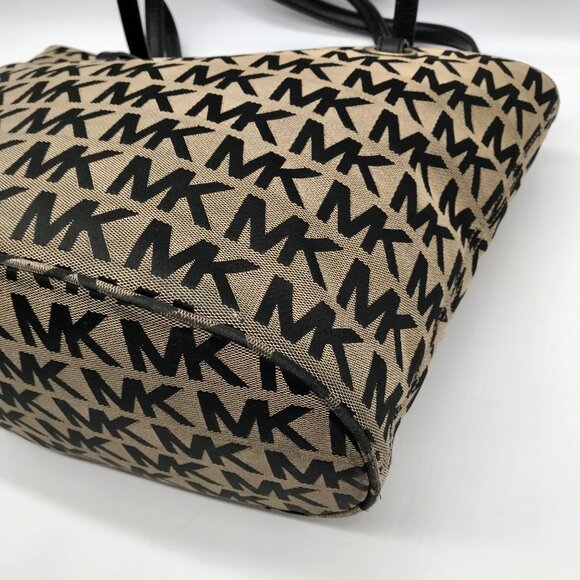 Michael Kors Beige & Black Canvas Jet Set Tote Bag - Picture 6 of 10